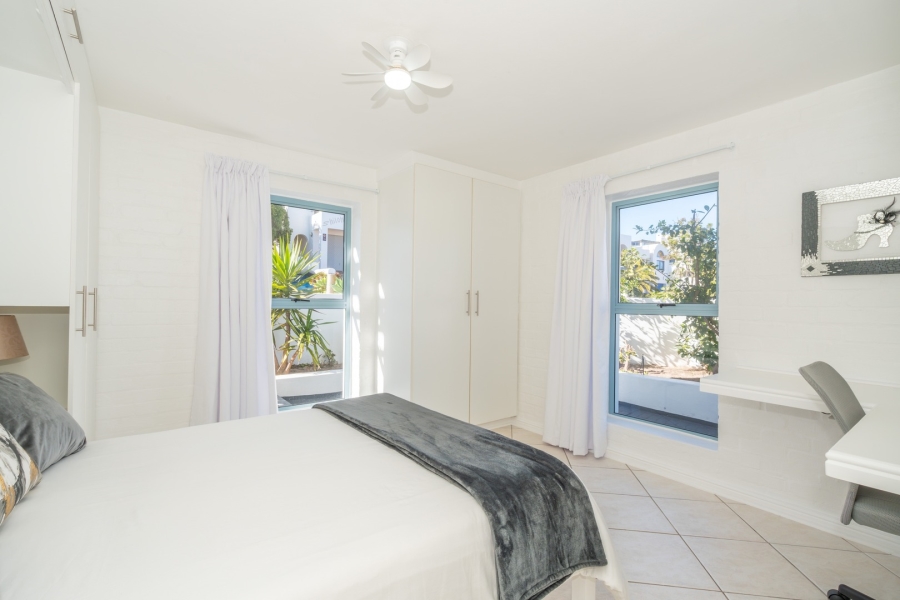 4 Bedroom Property for Sale in Paradise Beach Western Cape